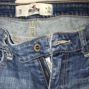 HOLLISTER SEMI RIPPED DENIM!